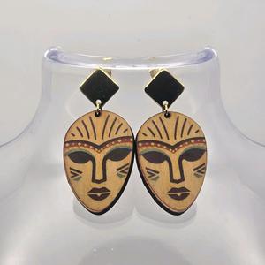 Boucles masque africain